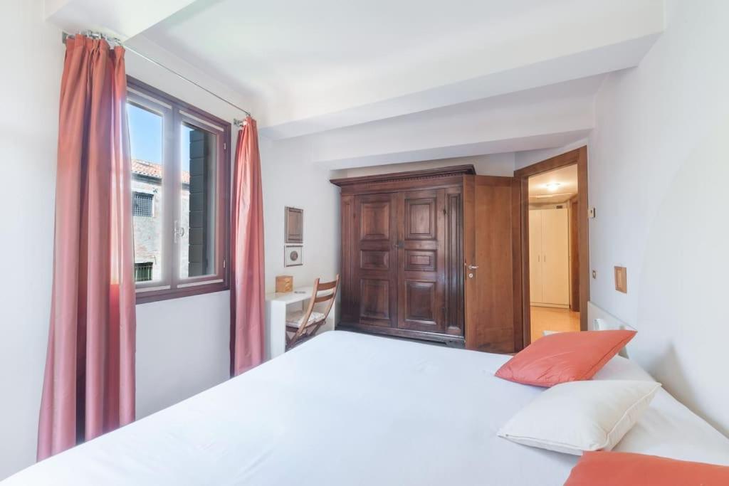 Ca' De La Comare, Relaxing And Elegant Apartment On Canal Grande Венеция Экстерьер фото